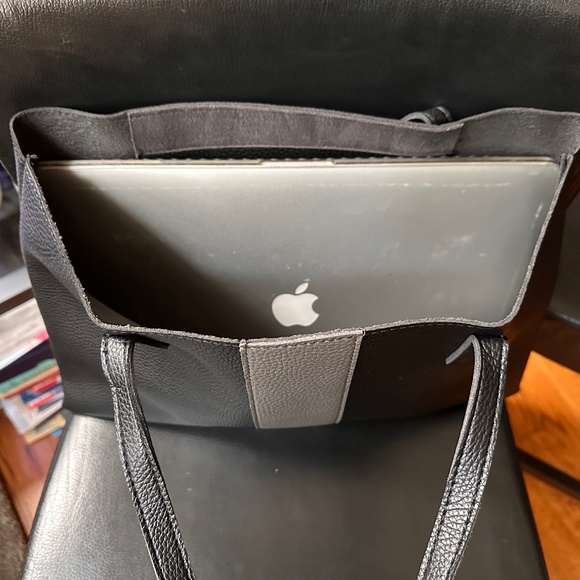 Vince Camuto vegan leather tote - Picture 4 of 7